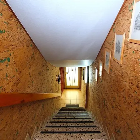 Private Apartment *